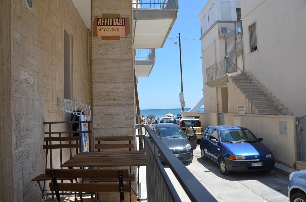 Blue Sea Apartment Torre Canne Oda fotoğraf